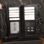 کیف پول مردانه چرم طبیعی کروکدیلی بیورا مدل KPB08